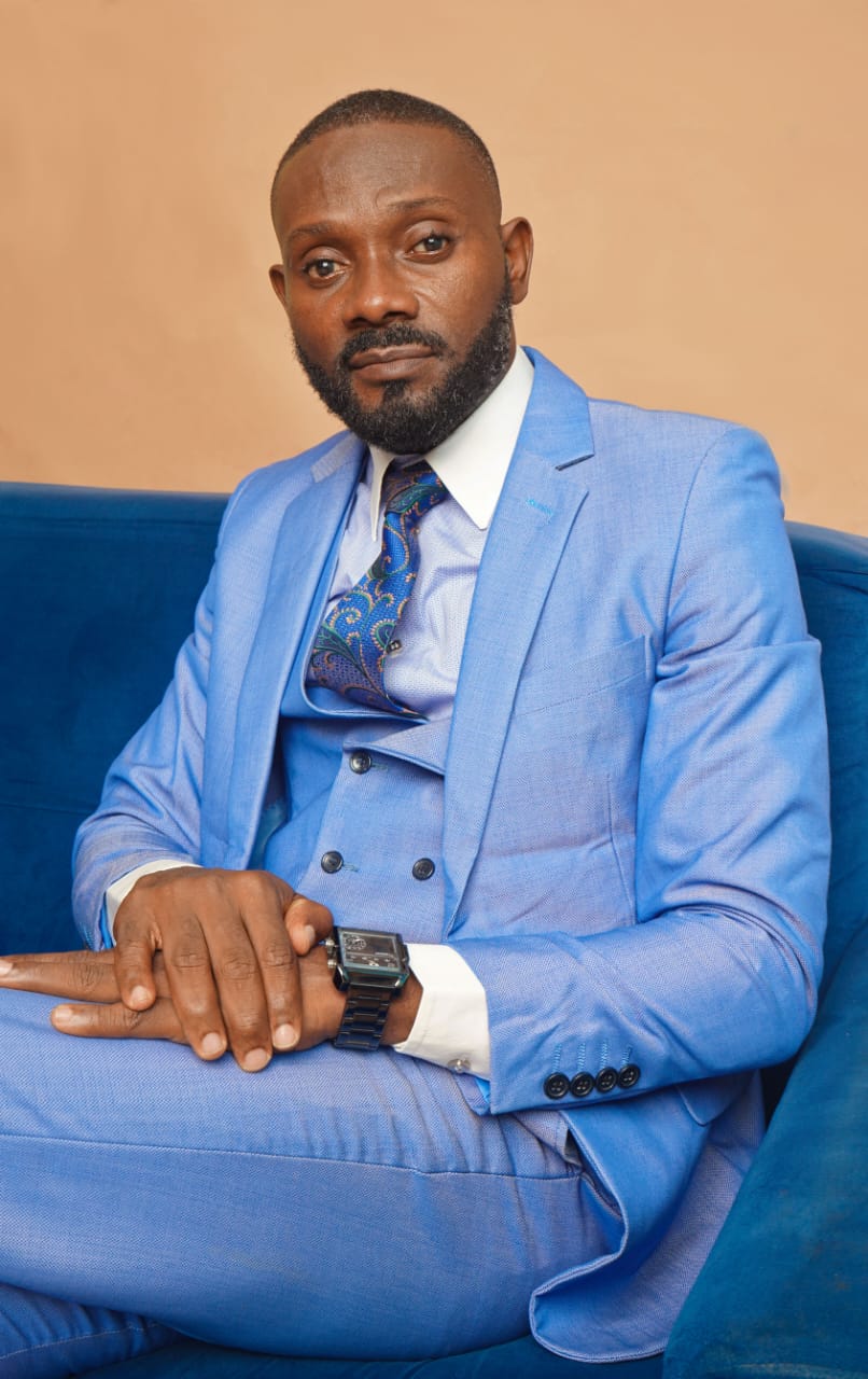 Romaric DOSSOU-YOVO, Gérant